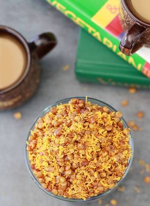 90's MILL Authentic Dalmoth (Dal Moth/Moth Dal) Namkeen/Dal Biji Namkeen Snack