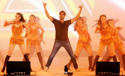 Online Collection 30.48 cm Akshay kumar Sticker , Akshay kumar poster, (18 inch X 12 inch, Rolled) Non-Reusable Sticker