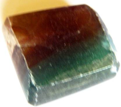 hoseki Rainbow Fluorite stone 145.0Cts Regular Asymmetrical Crystal Stone