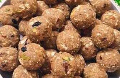 MIITAHARA Multigrain Methi Dry Fruit Dates Ladoo Box