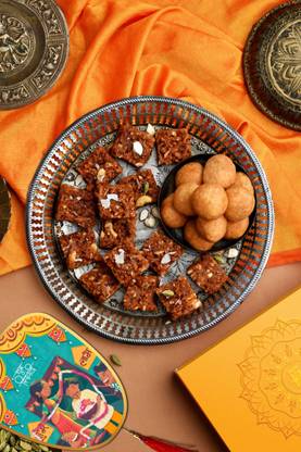 HyperFoods Diwali gifts for family Dodha Barfi Kachori Diwali gift pack Box