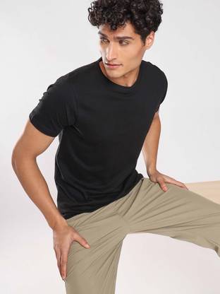 NOBERO Solid Men Round Neck Black T-Shirt
