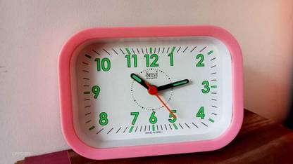 Selvi Quartz Analog Pink Clock