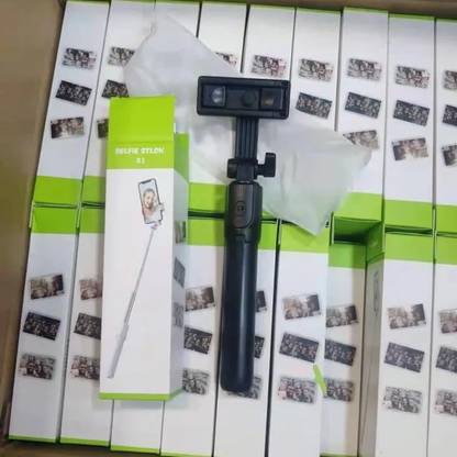MOODY Adjustable Grip Tripod Bluetooth Selfie Stick Tripod