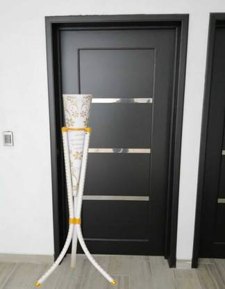Vazo Iron Vase