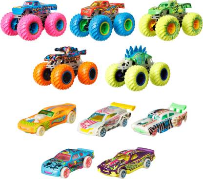 HOT WHEELS Monster Trucks Glow in the Dark (5 Monster Truck & 5 1:64 Scale Car)