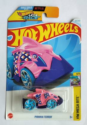 HOT WHEELS HW MEGA BITE 4/5 PIPANHA TERROR TOY CAR