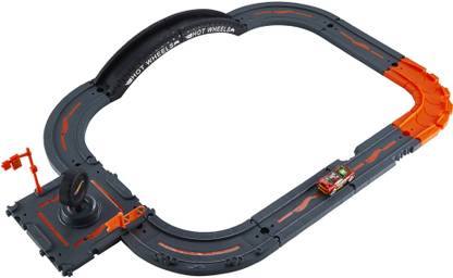 HOT WHEELS City Track Pack, 10-Piece Set, With 1 Car