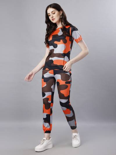 बीली टाइप्स टीशर्ट पैंट को-ऑर्ड्स