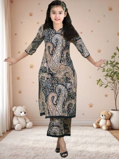 Vetrokart Girls Casual Dupatta and Pyjama Set