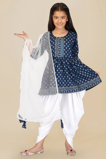 VIVANA Girls Casual Kurta, Dhoti Pant & Dupatta Set