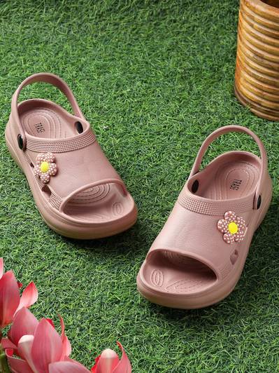 TRASE Girls Strap Clogs