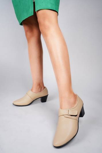 SELFIEE Girls Velcro Heels