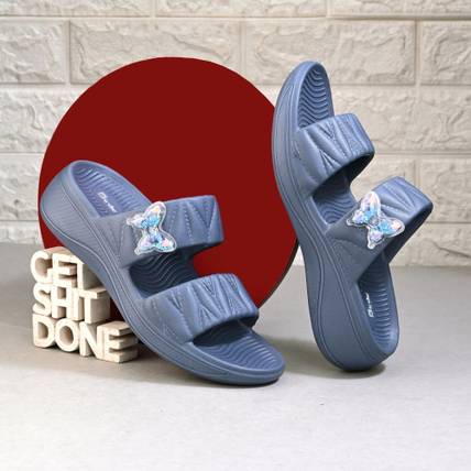 Birde Girls Buckle Clogs