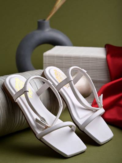 SHOETOPIA Girls Buckle Flats