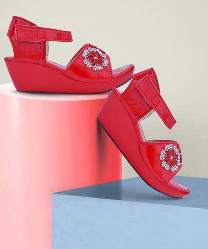 Edee Girls Velcro Wedges