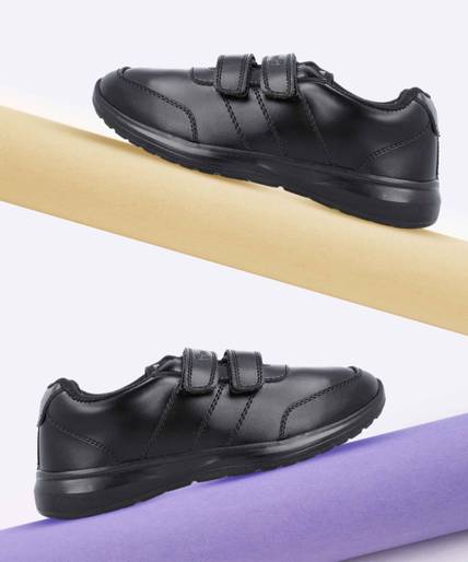 WALKAROO Boys Velcro School Shoes