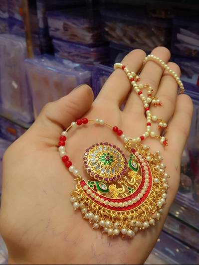 YuviKrissh Pearl Gold-plated Plated Alloy Nathiya