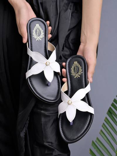 SHOETOPIA Girls Slip-on Flats