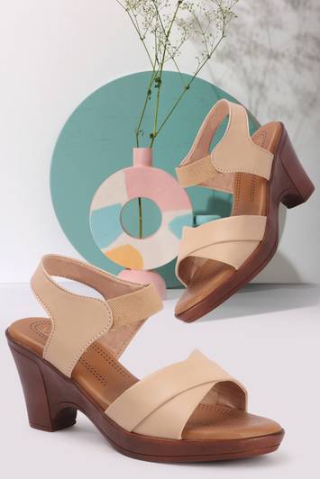 Vendoz Girls Strap Wedges