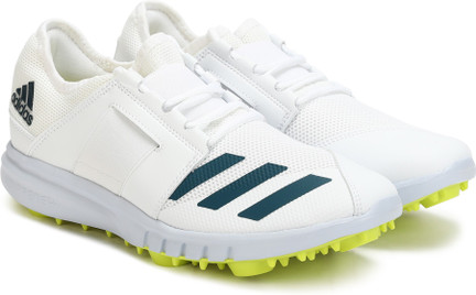 adidas howzat spike 20 cricket shoes