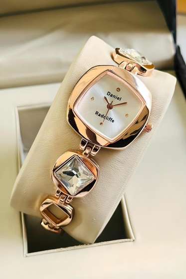 Stylish wrist watches for ladies deals