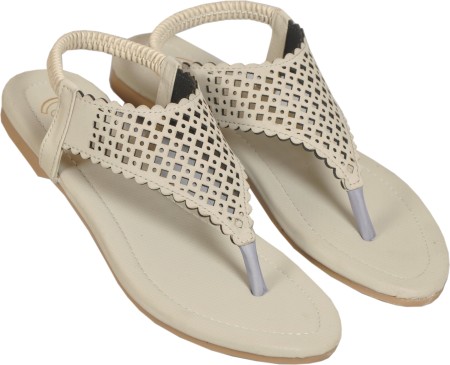 Ladies flat sandals store flipkart