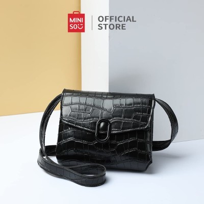 Miniso Official on X: See those bags at MINISO! Grab one to go sightseeing  with friends!🎒🎒 #メイソウ #miniso #bags  / X