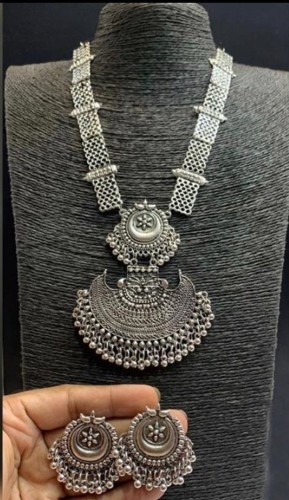 Tvayaa Art Indian Ethnic Long Pendant Necklace Silver Look Alike Antique  Women Boho Jewellery : Amazon.in: Fashion