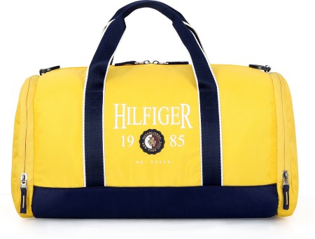 jomfru lunken Leia Tommy Hilfiger Duffel Bags - Buy Tommy Hilfiger Duffel Bags Online at Best  Prices In India | Flipkart.com