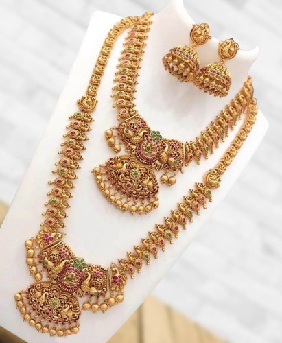 Long chain  Gold jewelry fashion, Gold necklace designs, Bridal jewelry  sets