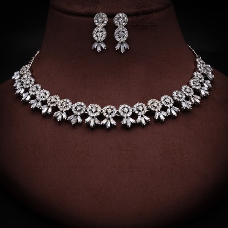 White stone store jewellery set