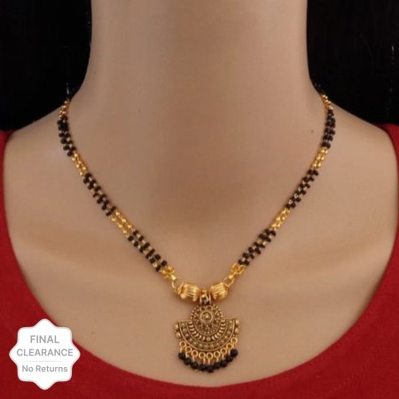 Small hot sale mangalsutra pendant