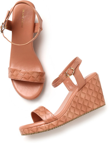 Nude in outlet sandals