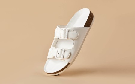 White sandals hot sale with buckle