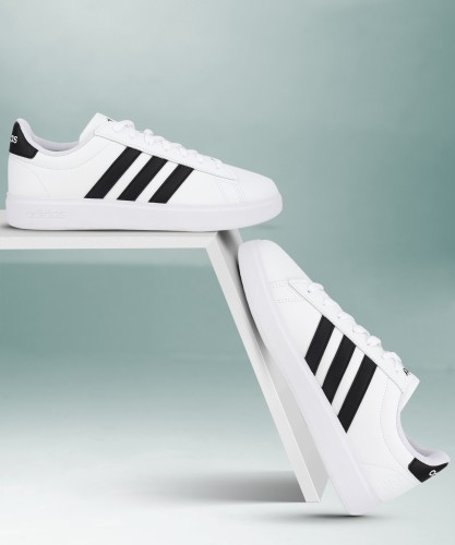 Overstige Grønthandler Stoop Adidas Sneakers - Buy Adidas Sneakers online at Best Prices in India |  Flipkart.com