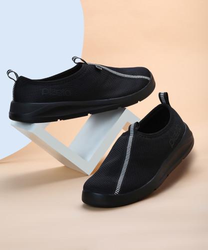 Best black cheap sneakers under 2000