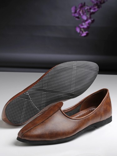 Mens ethnic online shoes