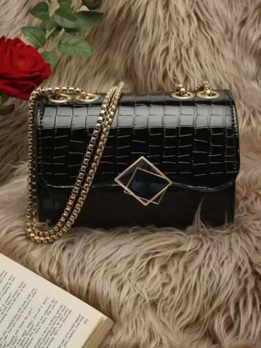 Gorgeous Stylish Handbag attractive and classic in design ladies purse latest  Trendy Fashion side Sling Handbag