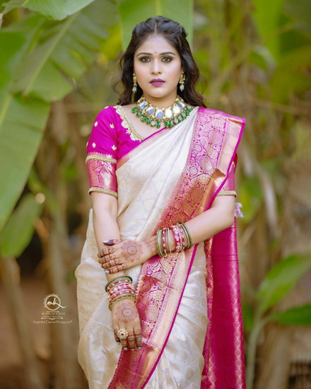 White nauvari saree for wedding outlet