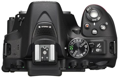 NIKON D5300 DSLR Camera AF-S DX NIKKOR 18-140mm f/3.5-5.6G ED VR