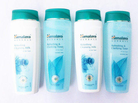 HIMALAYA REFRESHING CLEANSING MILK AND TONER ALL FACE CLEAN KIT