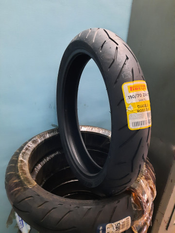 PIRELLI DIABLO ROSSO II 110/70 ZR 17 M/C 54W TL Front Two Wheeler
