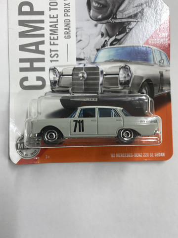 Mattel Hot Wheels MATCHBOX '62 MERCEDES BENZ 220 SE SEDAN