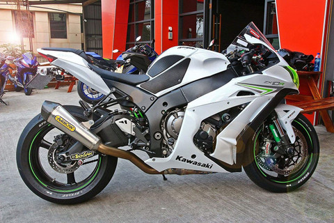 take take様 TechSpec Tank Grips (Snakeskin wrap) For Kawasaki Ninja ZX10 Bike