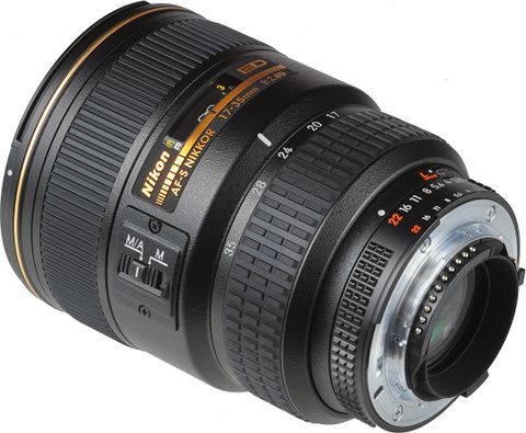 NIKON AF-S Zoom-Nikkor 17 - 35 mm f/2.8D IF-ED (2.1x) Wide-angle