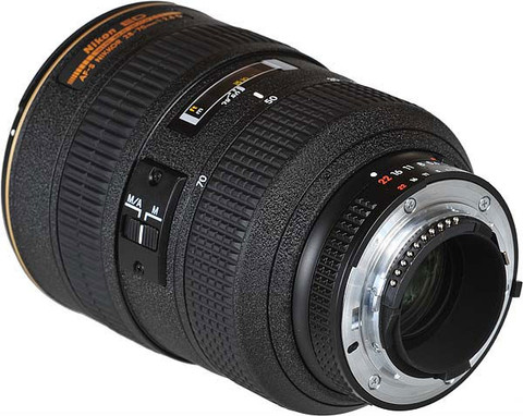 NIKON AF-S Zoom-NIKKOR 28 - 70 mm f/2.8D IF-ED Macro Zoom