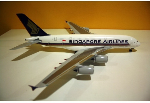 Hogan Wings Airbus A380 Singapore Airlines, Scale 1:200 With Stand