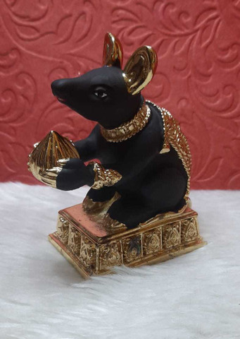 Tutsi guruhining porno fotosuratlarini koring