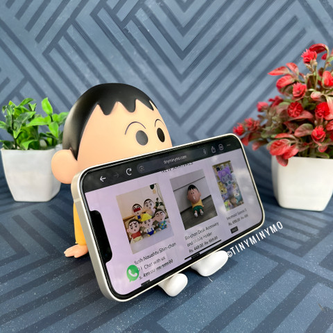 KNJ Shinchan- BOWCHAN Pose Phone Holder – Cartoon Mobile Stand for